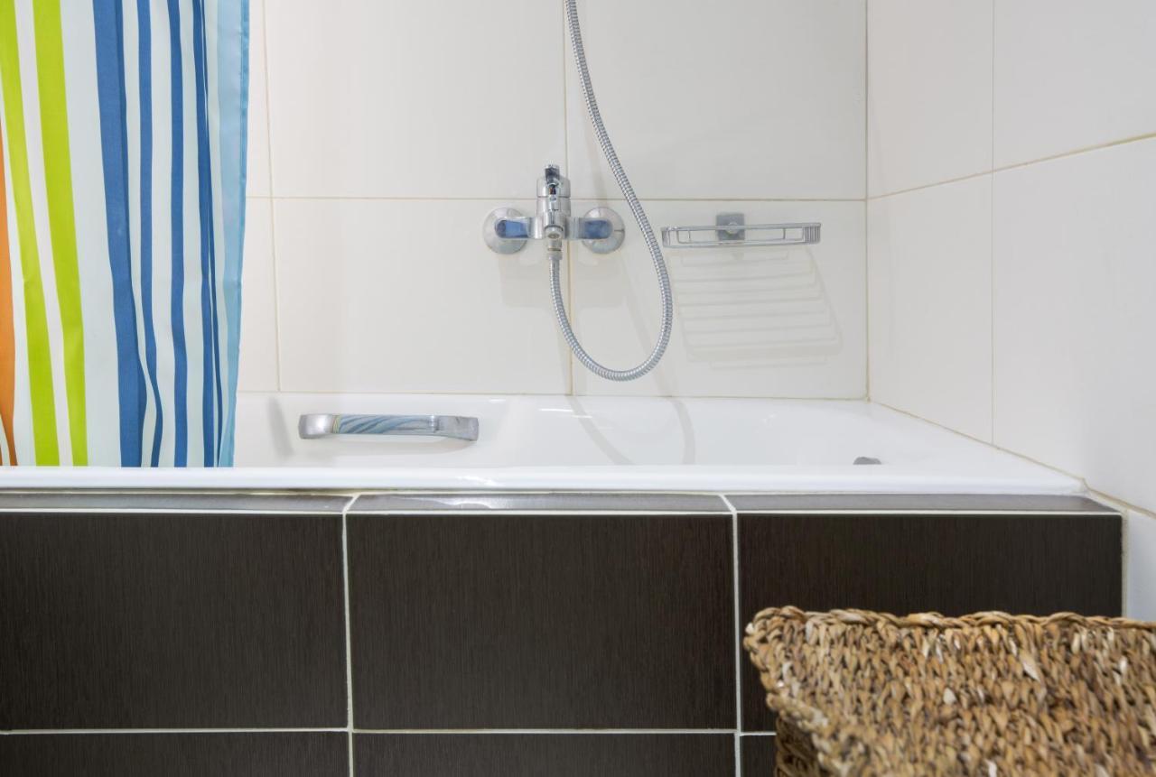 Lovely New Βuild Flat Near Metro - Free Parking アテネ エクステリア 写真