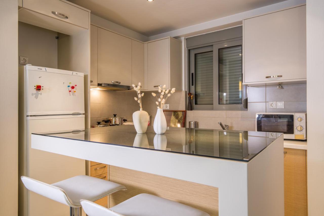 Lovely New Βuild Flat Near Metro - Free Parking アテネ エクステリア 写真