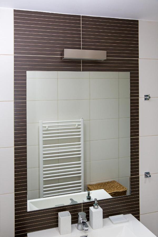 Lovely New Βuild Flat Near Metro - Free Parking アテネ エクステリア 写真